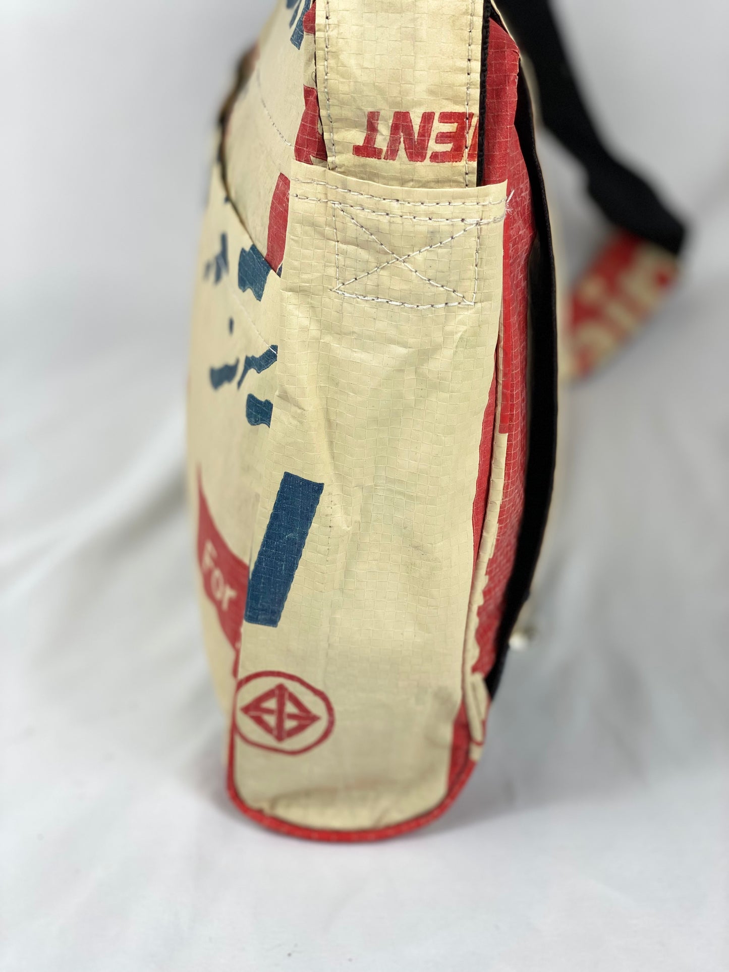 Messenger Bags - Mountain